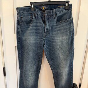 Lucky Brand Men's 121 Heritage Slim fit jean Size 33/30 Blue Jean